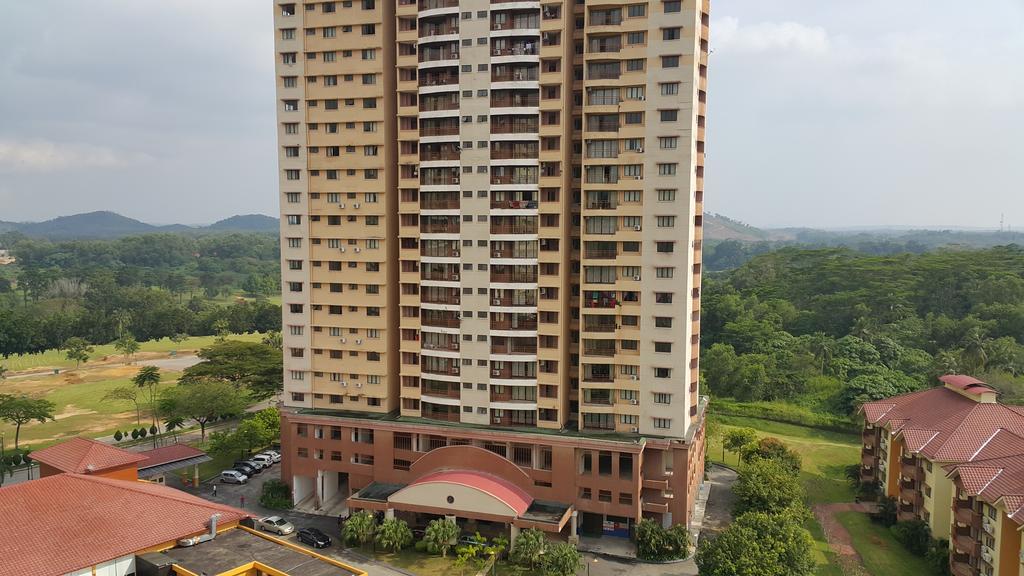 Famosa D Savoy 3-Bedroom Condo In Alor Gajah Malacca Kültér fotó